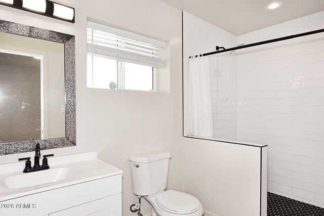 2002 W TURNEY Avenue, Phoenix, AZ 85015