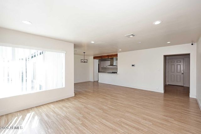 2002 W TURNEY Avenue, Phoenix, AZ 85015