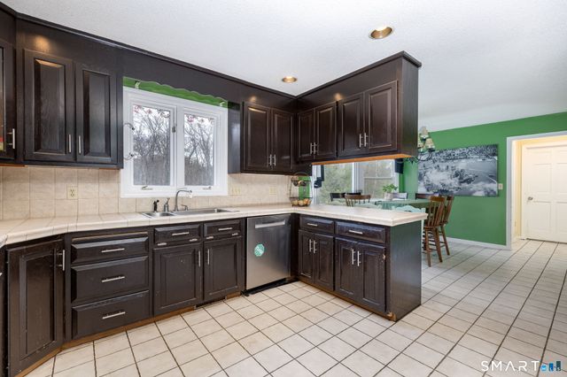 4 Silver Brook Lane, Granby, CT 06060