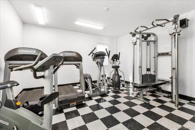 370 W Broadway 5K, Long Beach, NY 11561