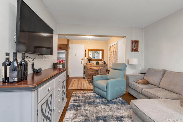 370 W Broadway 5K, Long Beach, NY 11561