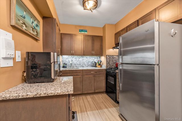 370 W Broadway 5K, Long Beach, NY 11561