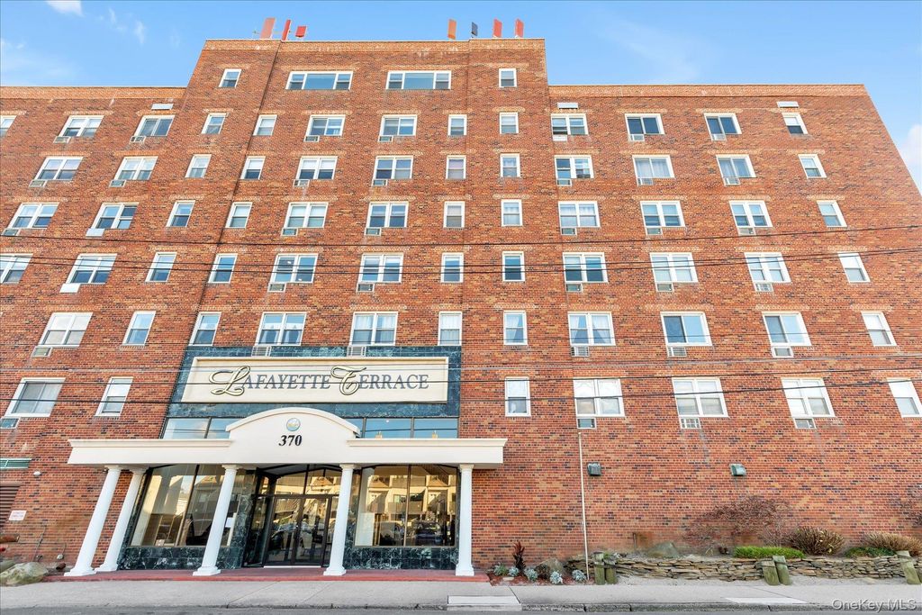 370 W Broadway 5K, Long Beach, NY 11561 — exterior