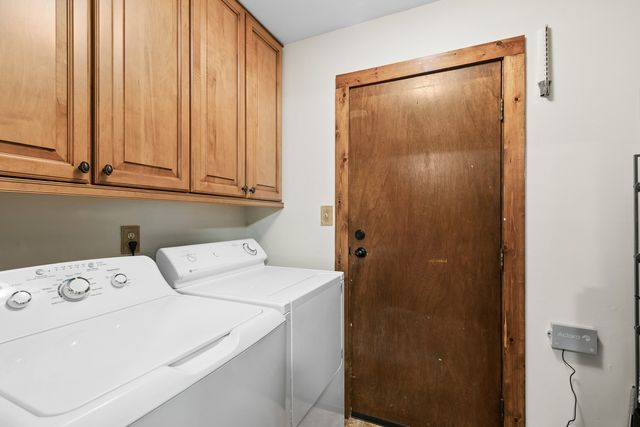 938 Canterbury Drive, Crystal Lake, IL 60014