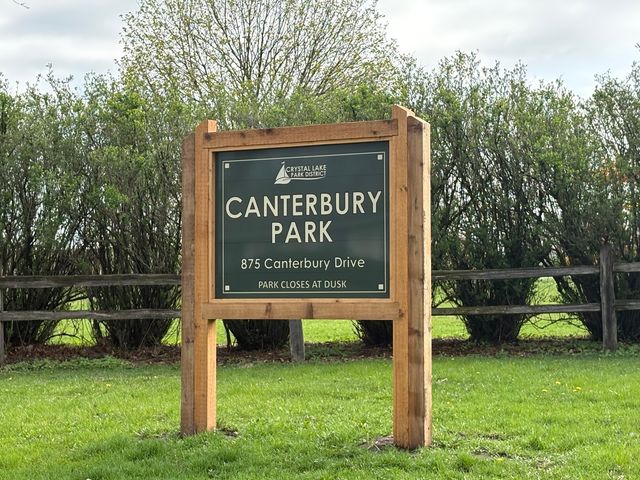 938 Canterbury Drive, Crystal Lake, IL 60014