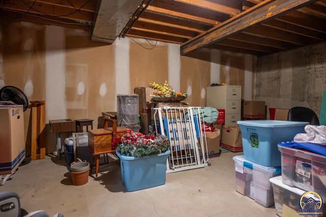 5572 SW Stonegate CT, Topeka, KS 66606