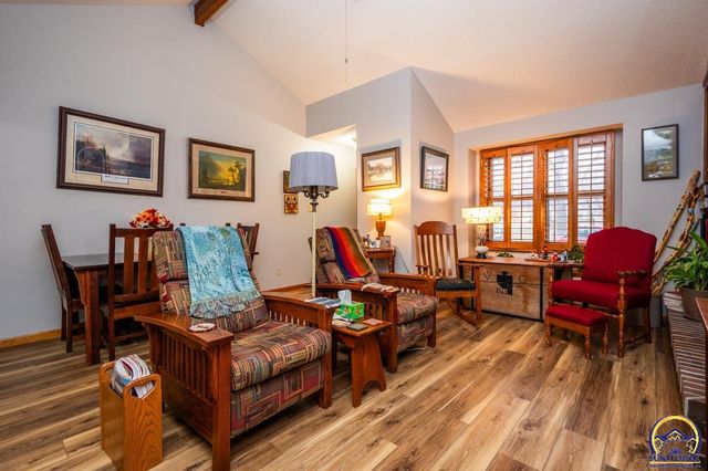 5572 SW Stonegate CT, Topeka, KS 66606