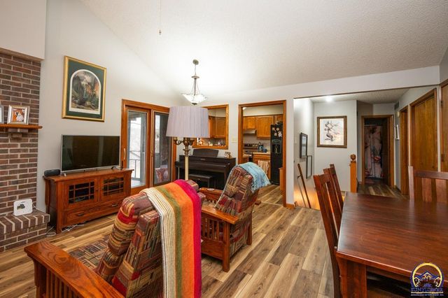 5572 SW Stonegate CT, Topeka, KS 66606