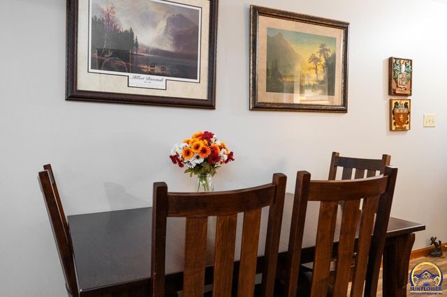 5572 SW Stonegate CT, Topeka, KS 66606