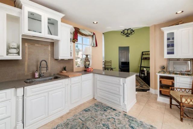 7104 Aviara Drive, Carlsbad, CA 92011