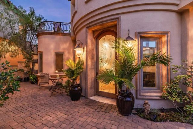 7104 Aviara Drive, Carlsbad, CA 92011