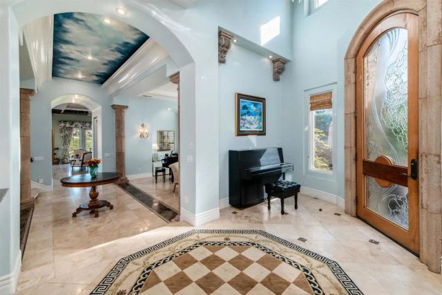 7104 Aviara Drive, Carlsbad, CA 92011