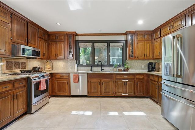 1180 Saint Andrews Circle, Atlanta, GA 30338