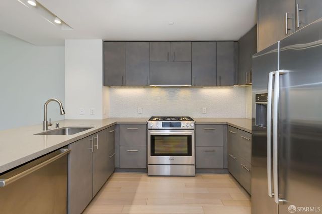 52 Innes Court 308, San Francisco, CA 94124