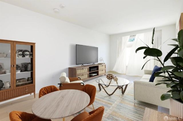 52 Innes Court 308, San Francisco, CA 94124