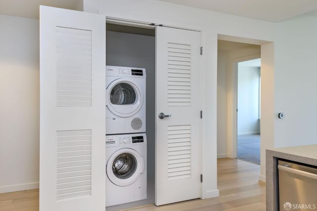 52 Innes Court 308, San Francisco, CA 94124