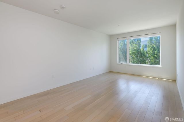 52 Innes Court 308, San Francisco, CA 94124