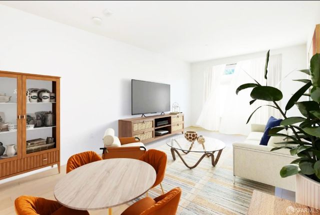 52 Innes Court 308, San Francisco, CA 94124