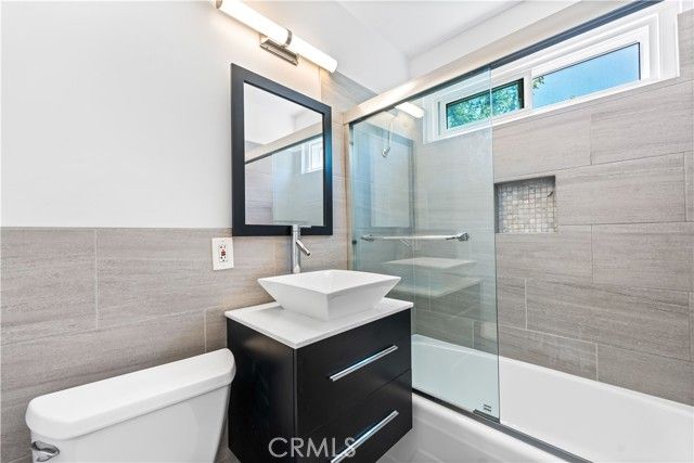 7135 Coldwater Canyon Avenue 16, North Hollywood (los Angeles), CA 91605