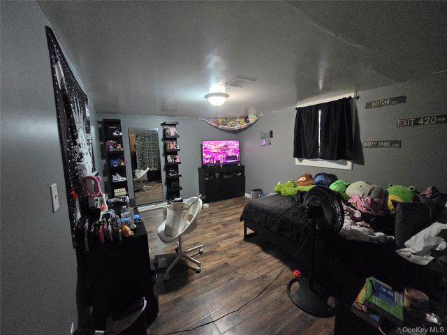 36 Houston Street, Florida, NY 10921