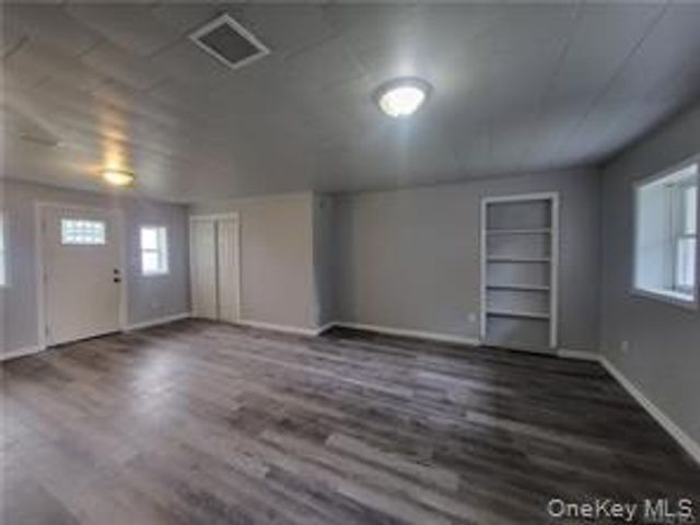 36 Houston Street, Florida, NY 10921