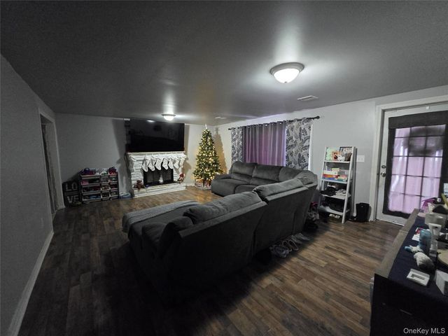 36 Houston Street, Florida, NY 10921