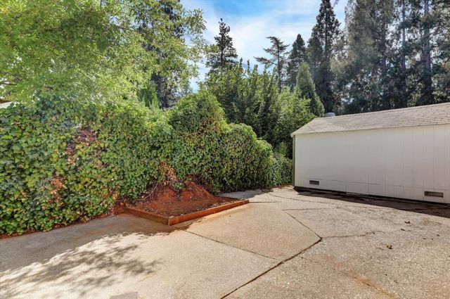 13207 Ridge Rd, Grass Valley, CA 95945