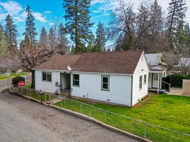 13207 Ridge Rd, Grass Valley, CA 95945