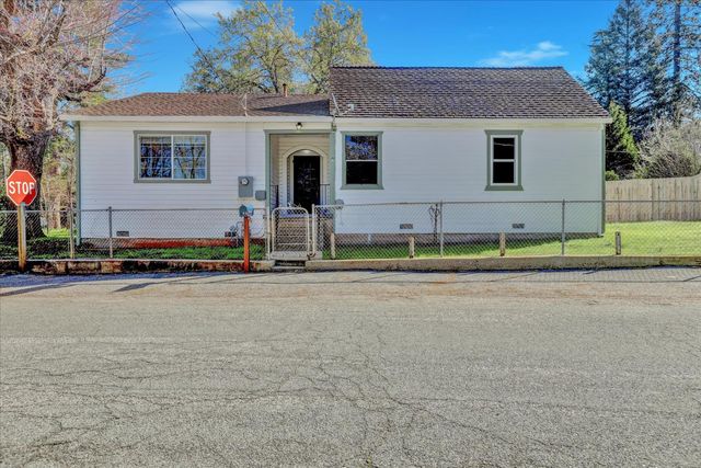 13207 Ridge Rd, Grass Valley, CA 95945
