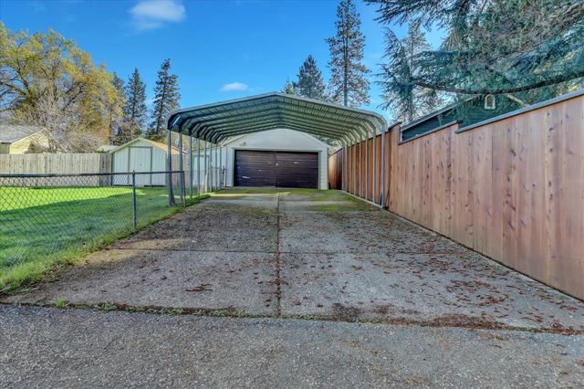 13207 Ridge Rd, Grass Valley, CA 95945