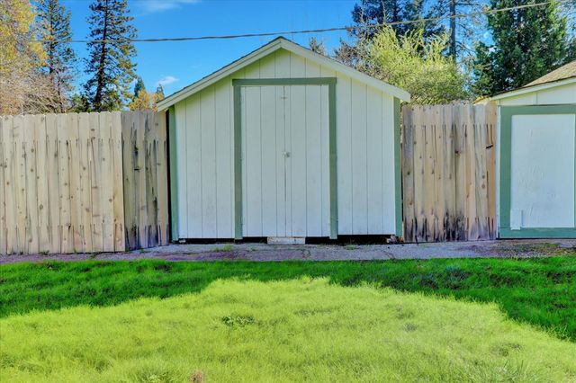 13207 Ridge Rd, Grass Valley, CA 95945