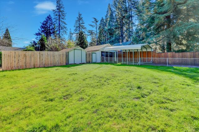 13207 Ridge Rd, Grass Valley, CA 95945