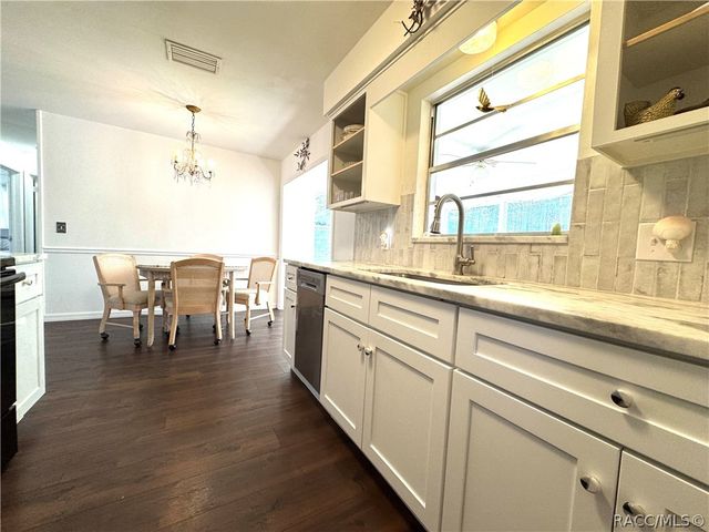 7 N Adams Street, Beverly Hills, FL 34465