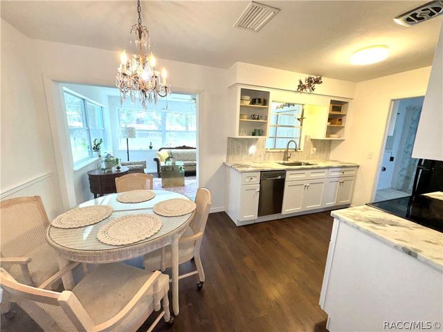 7 N Adams Street, Beverly Hills, FL 34465