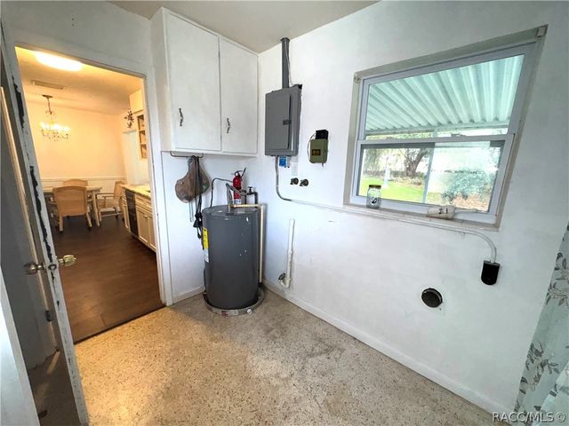 7 N Adams Street, Beverly Hills, FL 34465