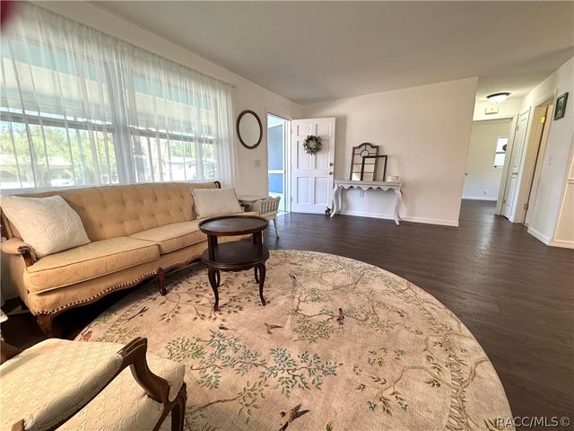 7 N Adams Street, Beverly Hills, FL 34465