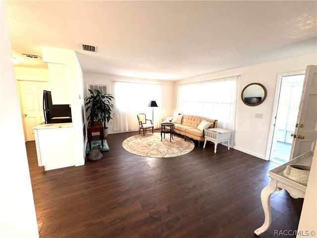 7 N Adams Street, Beverly Hills, FL 34465