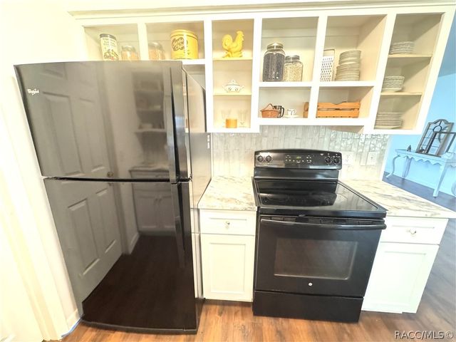 7 N Adams Street, Beverly Hills, FL 34465