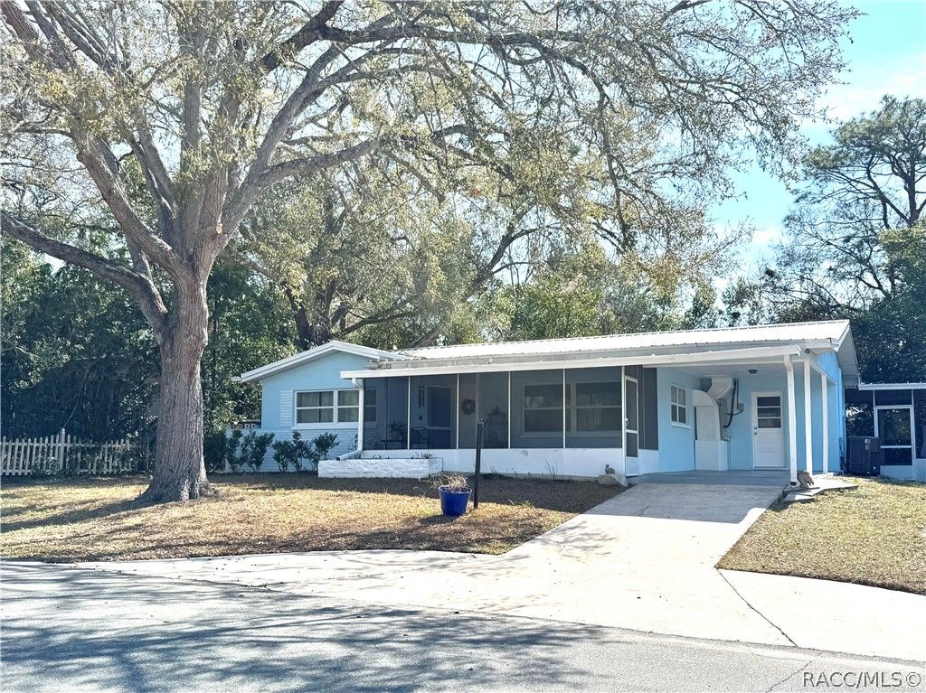 7 N Adams Street, Beverly Hills, FL 34465