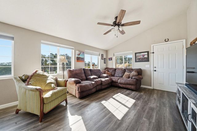 2321 Hartvickson Ln, Valley Springs, CA 95252