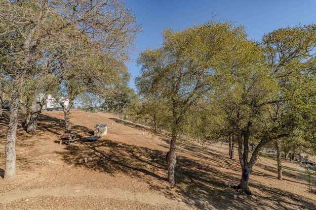 2321 Hartvickson Ln, Valley Springs, CA 95252