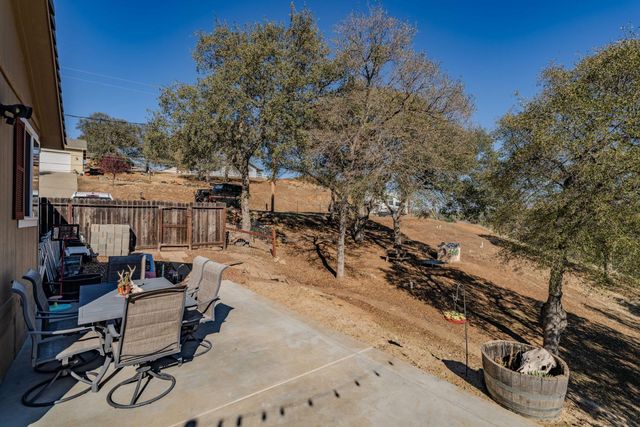 2321 Hartvickson Ln, Valley Springs, CA 95252