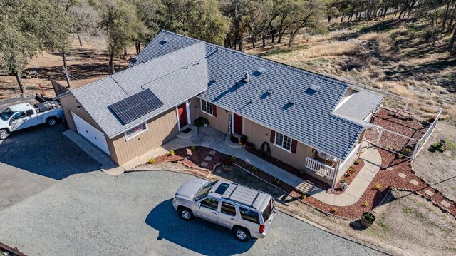 2321 Hartvickson Ln, Valley Springs, CA 95252