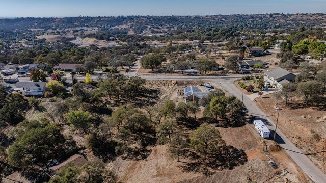 2321 Hartvickson Ln, Valley Springs, CA 95252