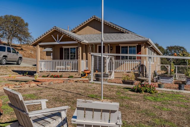 2321 Hartvickson Ln, Valley Springs, CA 95252