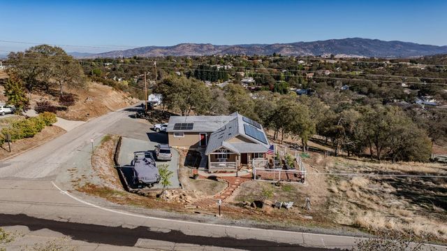 2321 Hartvickson Ln, Valley Springs, CA 95252