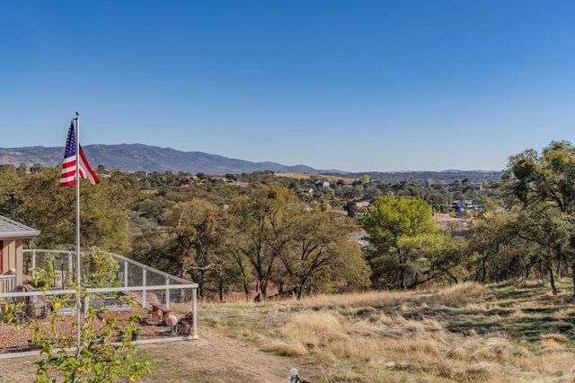 2321 Hartvickson Ln, Valley Springs, CA 95252