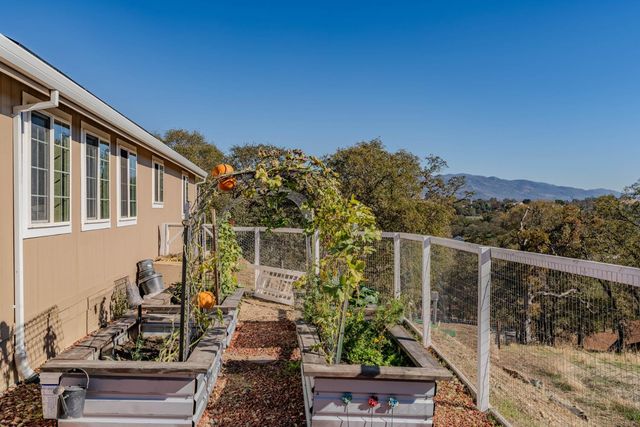 2321 Hartvickson Ln, Valley Springs, CA 95252