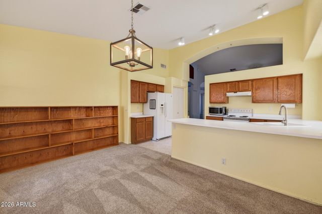 1068 W GLENMERE Drive, Chandler, AZ 85224