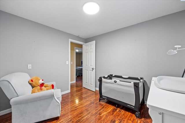 111 N Lincoln Ave, Kennewick, WA 99336